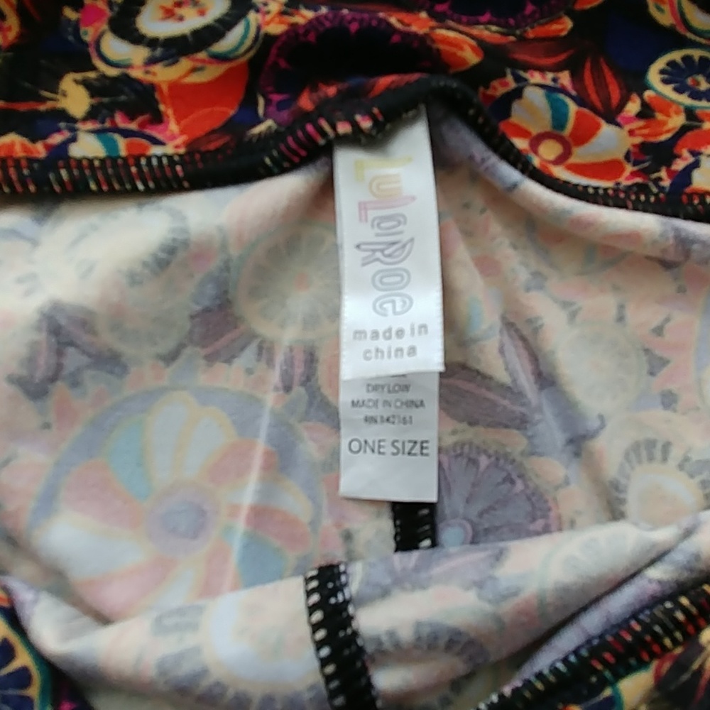 OS Lularoe Leggings - Picture 3 of 5